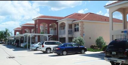 Building Photo - 3910 Santa Barbara Blvd