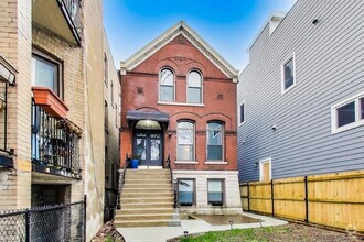 Building Photo - 1445 N California Ave