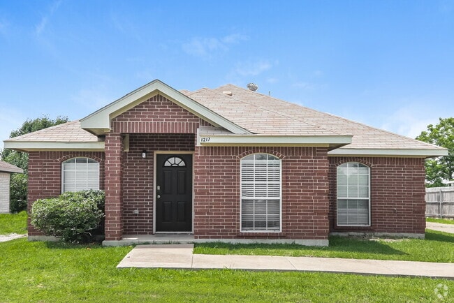Building Photo - 1217 Brittany Way