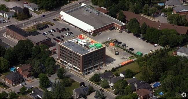 Exterior Photo - 109 King Ave E