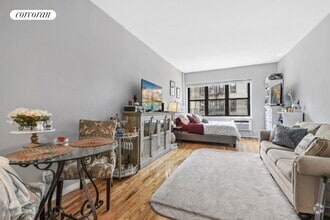 Building Photo - 414 E 88th St