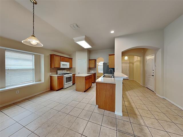 Building Photo - 1905 Sharpsbury Dr