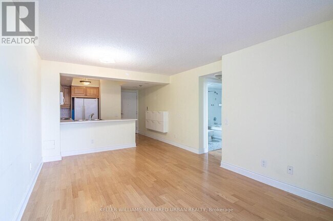 Building Photo - 5 Northtown Way