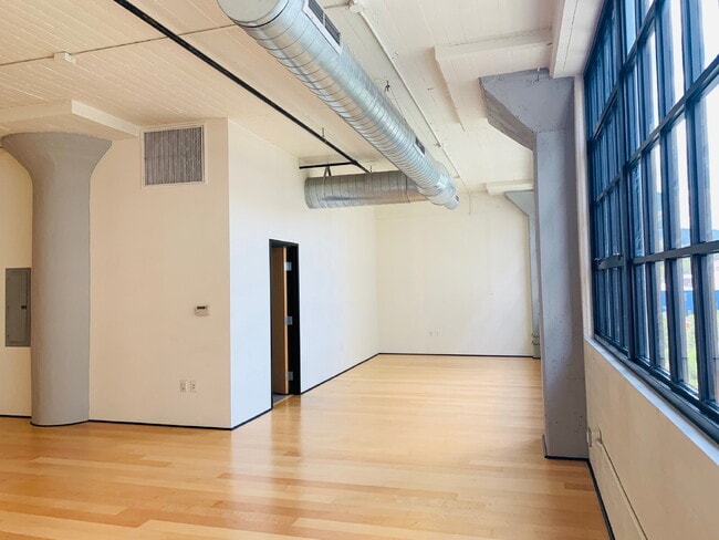 Photo - 1400 NW Irving St Apartment