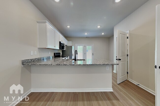 Foto del edificio - 1290 Principal Featherstone Ave