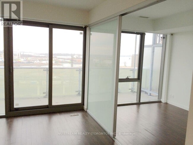 Photo du bâtiment - 390 Cherry St