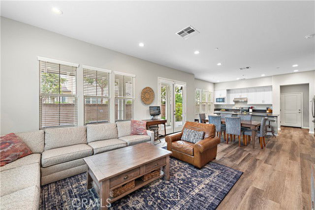 Foto del edificio - 107 Sencillo Pl