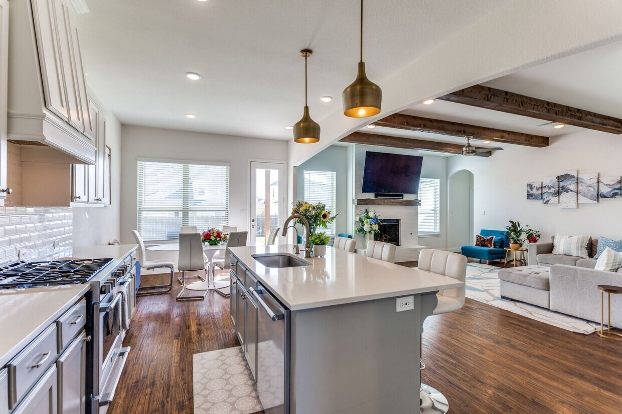 Primary Photo - One in a Million Home! ~ 4 Bed 3.5 Bath St...