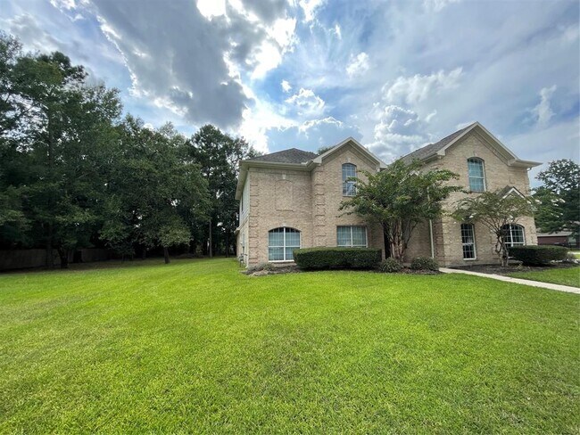 Building Photo - 2319 Legends Gate Dr