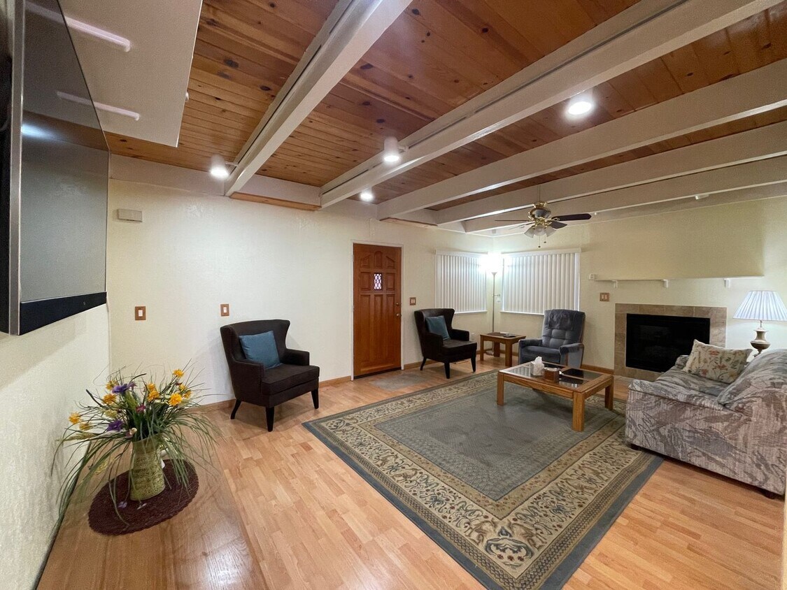 Primary Photo - Charming 3-bedoom condo on a creek