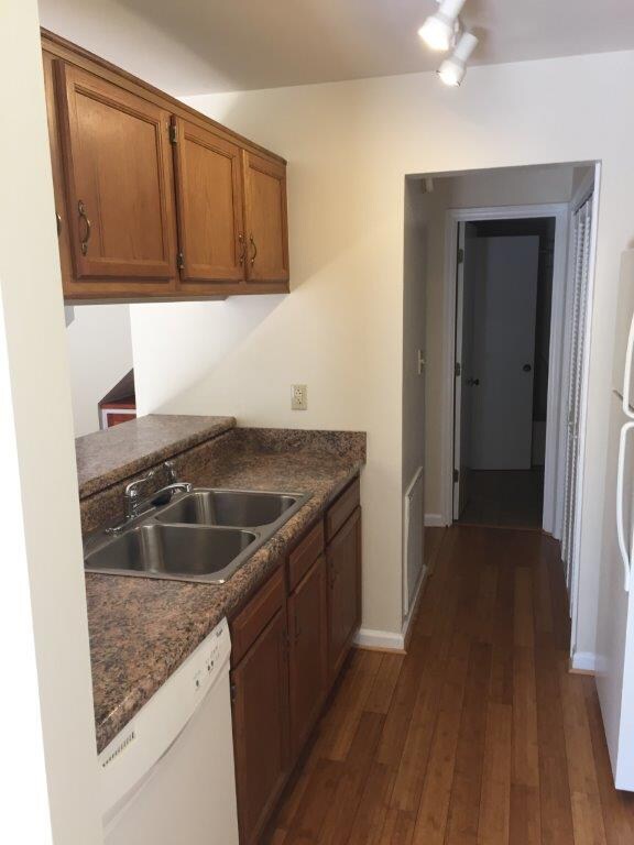 Foto del edificio - 3309 Forest Ridge Rd