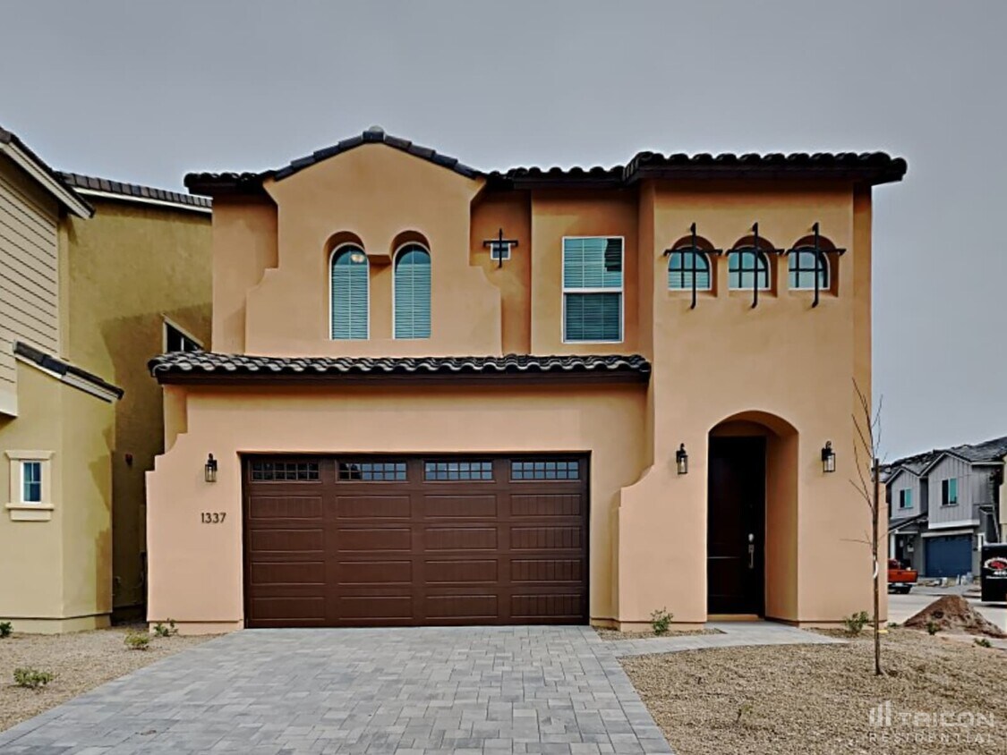 Foto principal - 1337 N Parkcrest