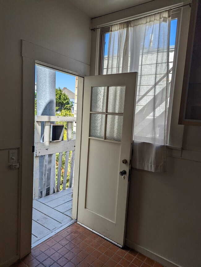 Back door to deck - 939 Guerrero St