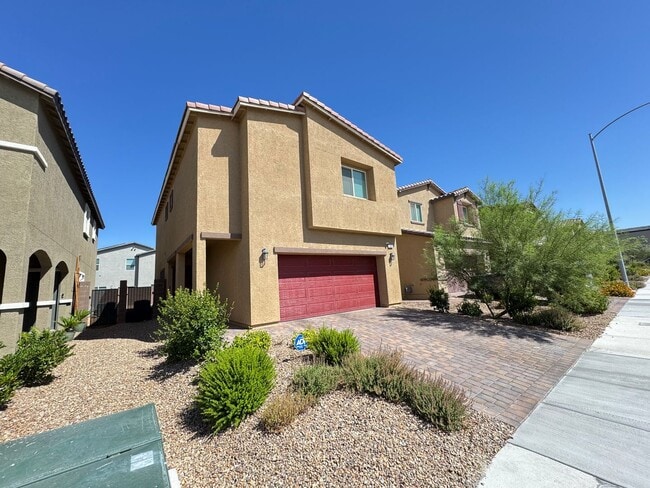 Building Photo - 4 bedroom in gated community!