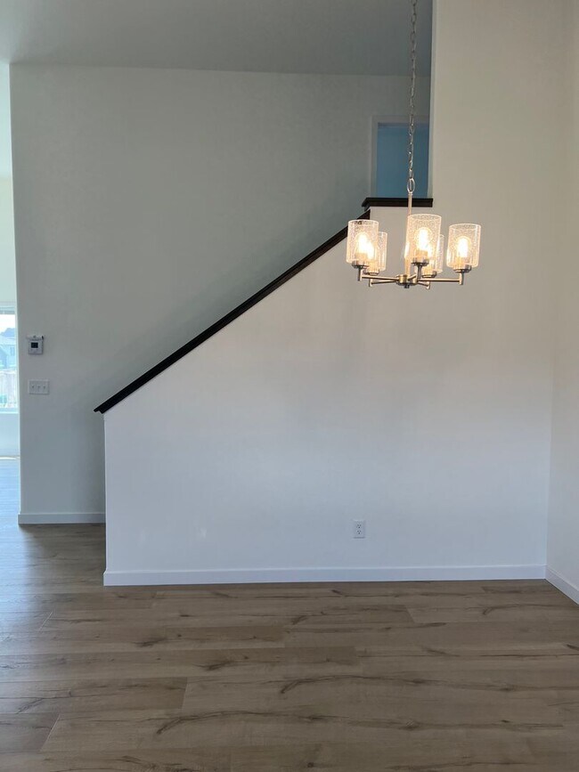 Foto del edificio - 4 Bed 2 Bath Single Family Home