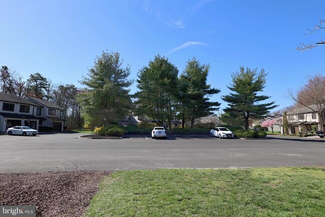 Building Photo - 49 5 Crown Royal Cir