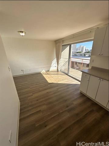 Building Photo - 1654 Liholiho St