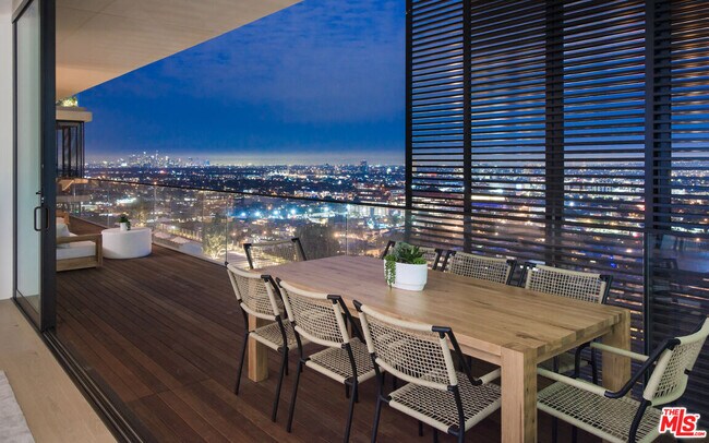 Foto del edificio - 9040 W Sunset Blvd