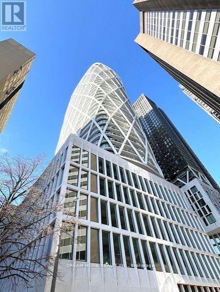 Building Photo - 230 Simcoe St