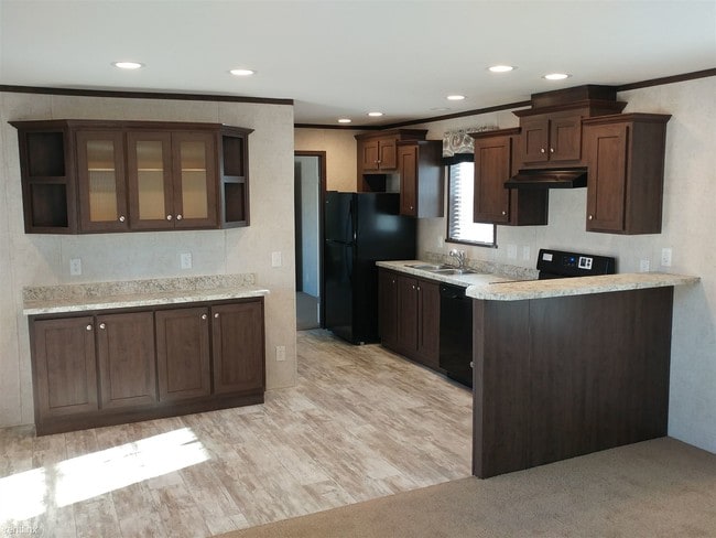 Building Photo - 3 br, 2 bath Mobile Home - 120 Big Chief Dr