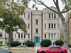 Building Photo - 522-1522 W Thorndale Ave