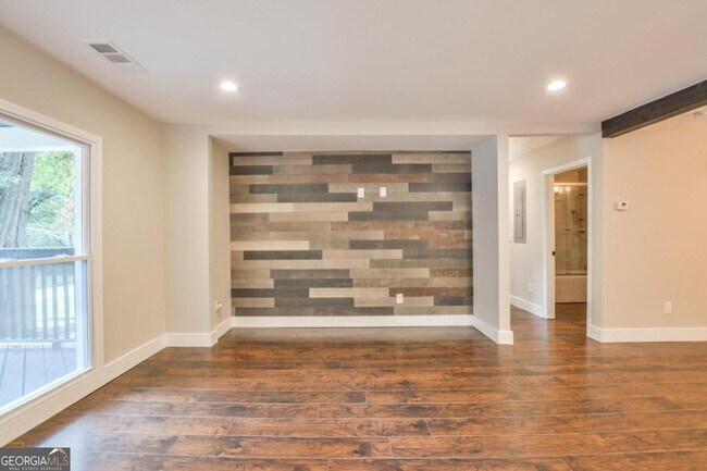 Foto del edificio - 1391 Kennesaw Dr NW