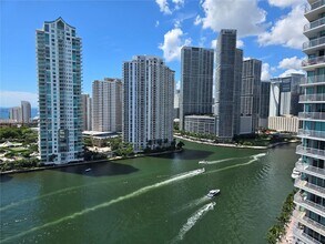 Building Photo - 335 S Biscayne Blvd