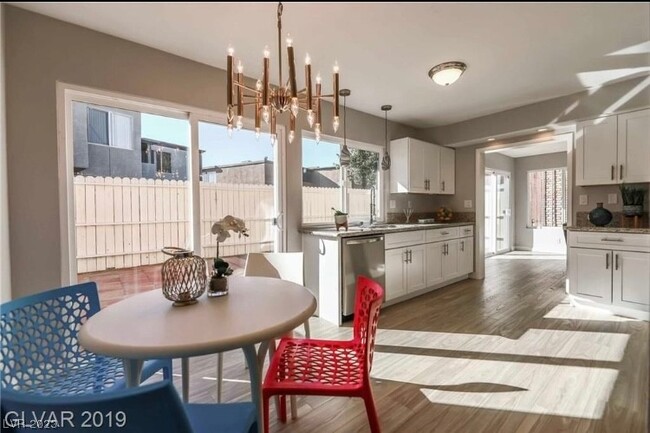 Foto del edificio - 1511 Living Desert Dr