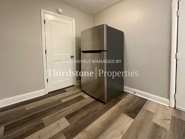 Foto del edificio - 7827 Mattox Ave