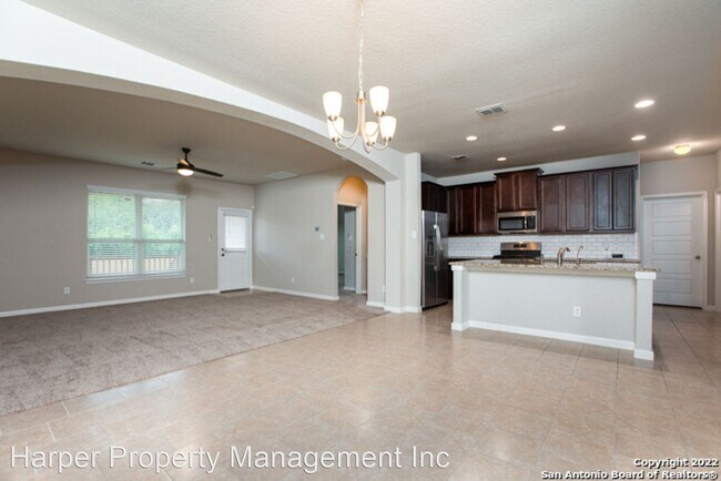 Foto del edificio - 4 br, 2.5 bath House - 15136 Pandion Dr