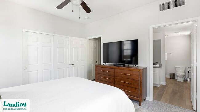 Foto del edificio - 9242 W Russell Rd