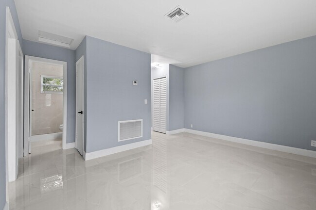 Foto del edificio - 968 W 9th St