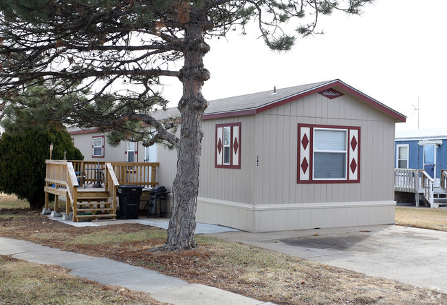 Building Photo - Heritage Oaks