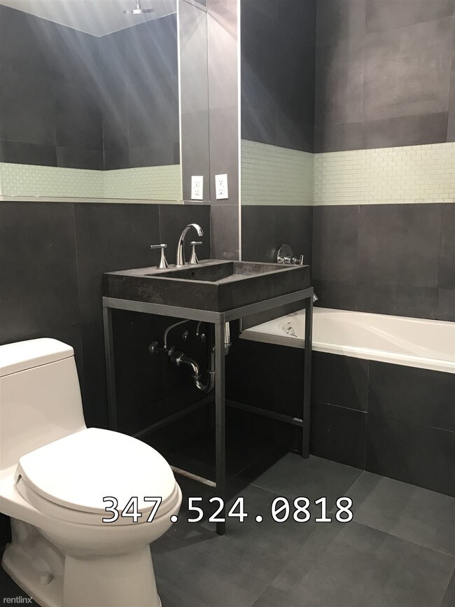 Foto del edificio - 1 br, 1 bath  - 225 Maujer St