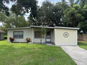 Building Photo - 140 Country Club Cir