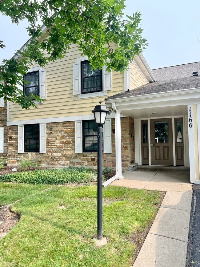 Foto del edificio - 1166 Buckingham Ct