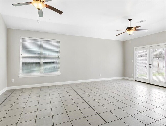 Building Photo - 304 Country Crossing Cir