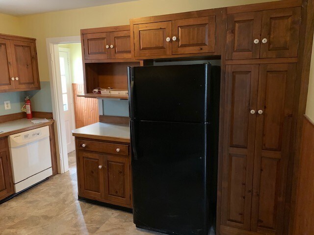 Building Photo - Center Valley Cape Cod Available Now
