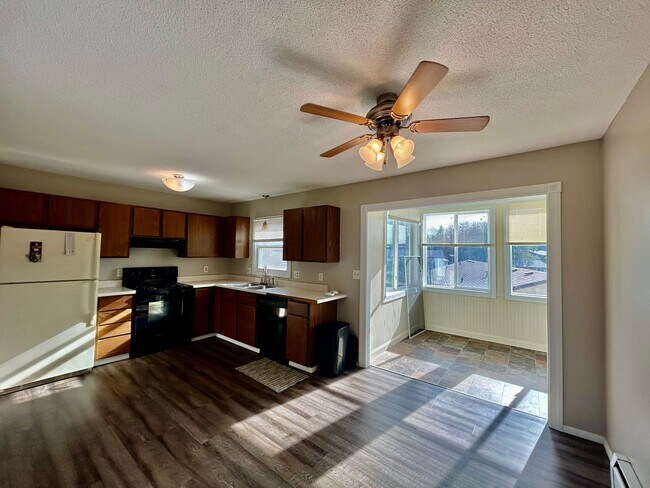 Building Photo - 2701 E Scenic Ct