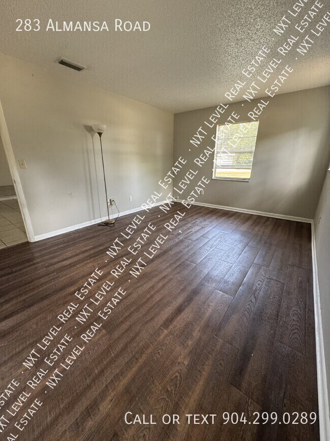 Building Photo - 283 Almansa Rd