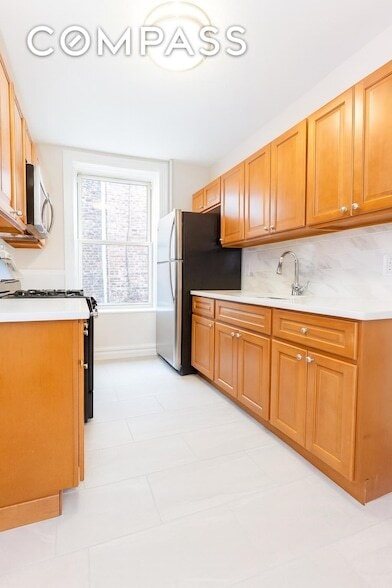 Foto del edificio - 191-13 42nd Ave