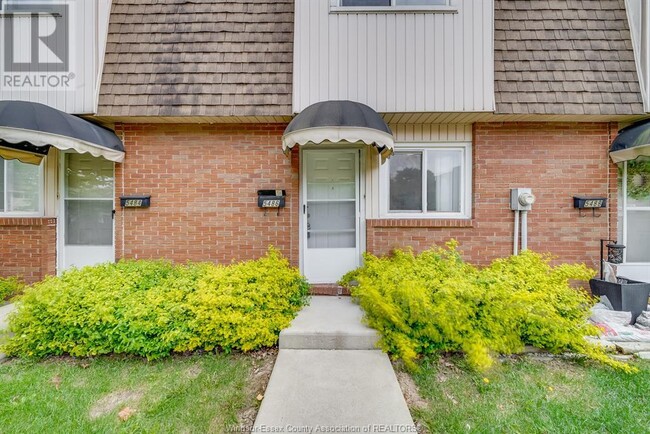 Building Photo - 5486 Lassaline Ave