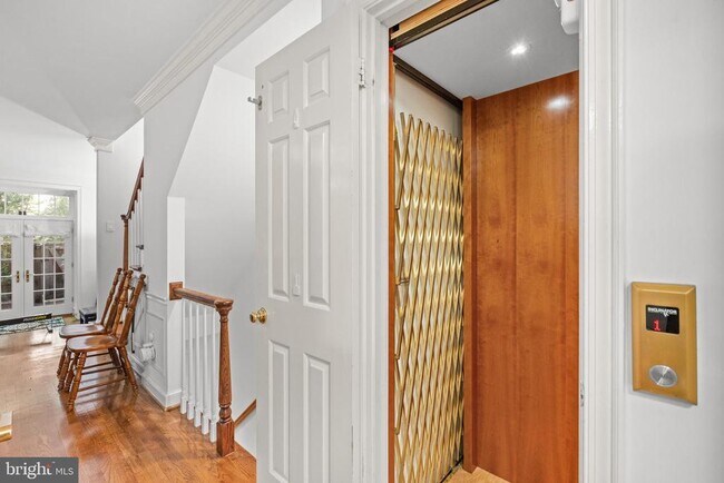 Building Photo - 4422 Westover Pl NW