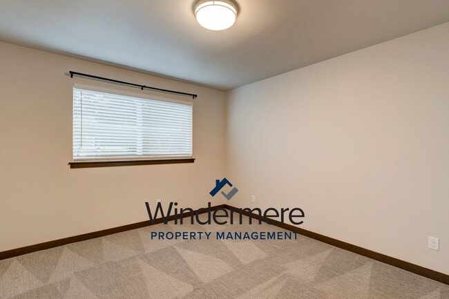 Building Photo - 3 Bedroom, 2 Bath Condo in Summerwind Community