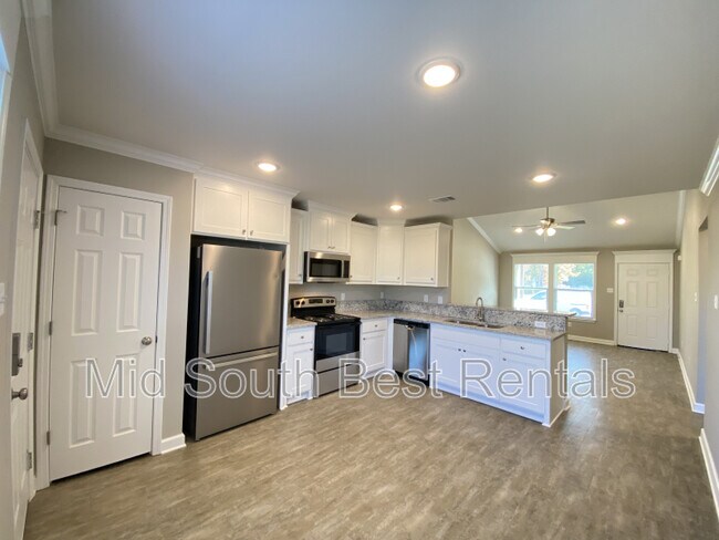 Building Photo - 203 Redbud Ct