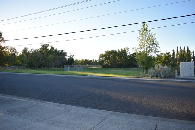 Park View Across the Street - 3521 Sage Rd