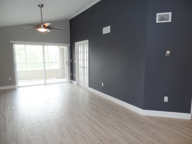 Building Photo - 2803 N Oakland Forest Dr