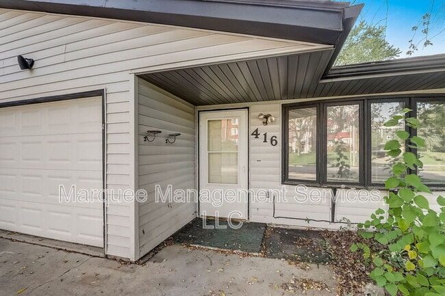 Building Photo - 416 S Bird St