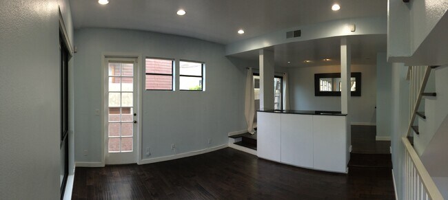 Building Photo - 1814 Thayer Ave, Unit #1