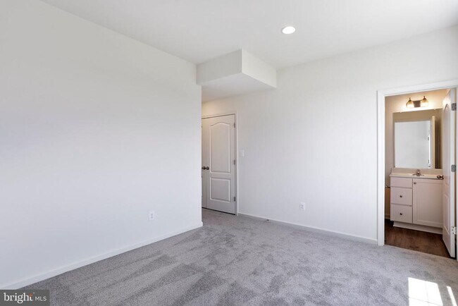 Foto del edificio - 88 Mossdale Blvd